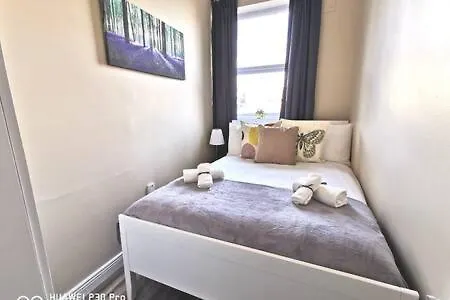 Cosy Apartment Near Oconnell St Reliable Fast Wifi Dublin 0*,  Ireland